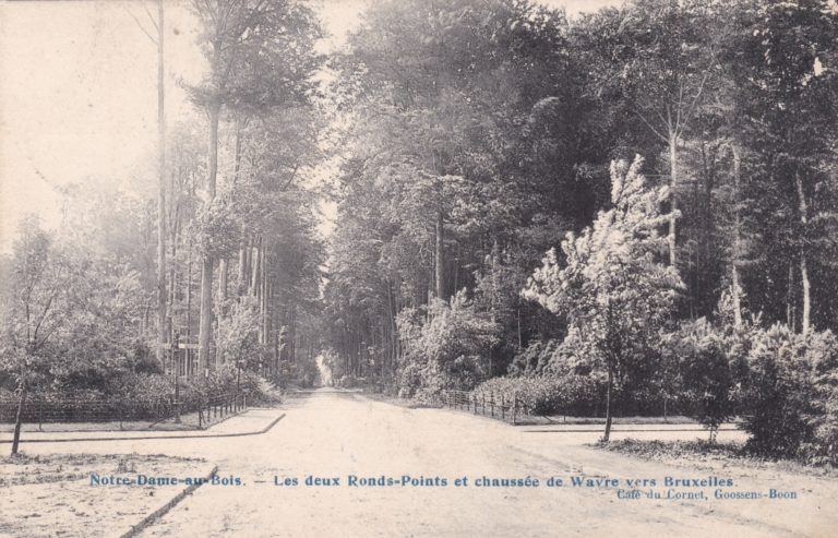 Carrefour Léonard